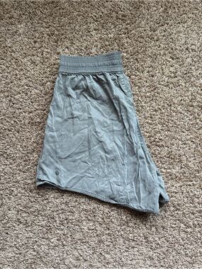 Lululemon Stroll at Sundown Sage Green Shorts Size 10